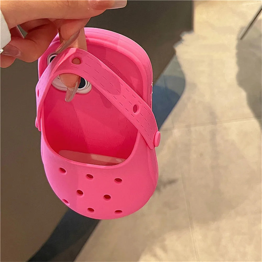 INS Cute Funny Hole Slippers Phone Case For iPhone 15 13 14 12 11 Pro Max Creative Summer Camera Protection Soft Silicon Cover