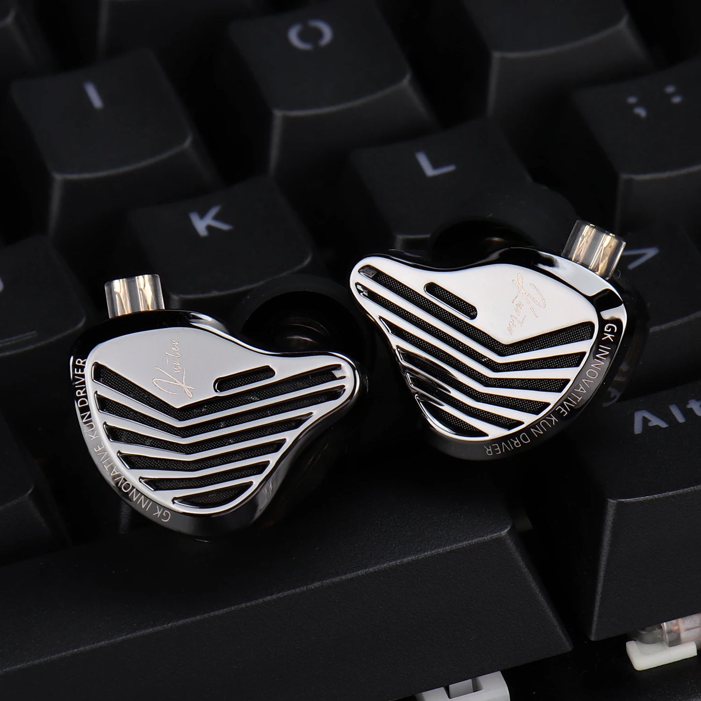GK KUNTEN Dynamic Drive Headphones HIFI Heavy Bass Earbuds Sports Metal Headphones Detachable Headphones Gaming Headset Ear Buds