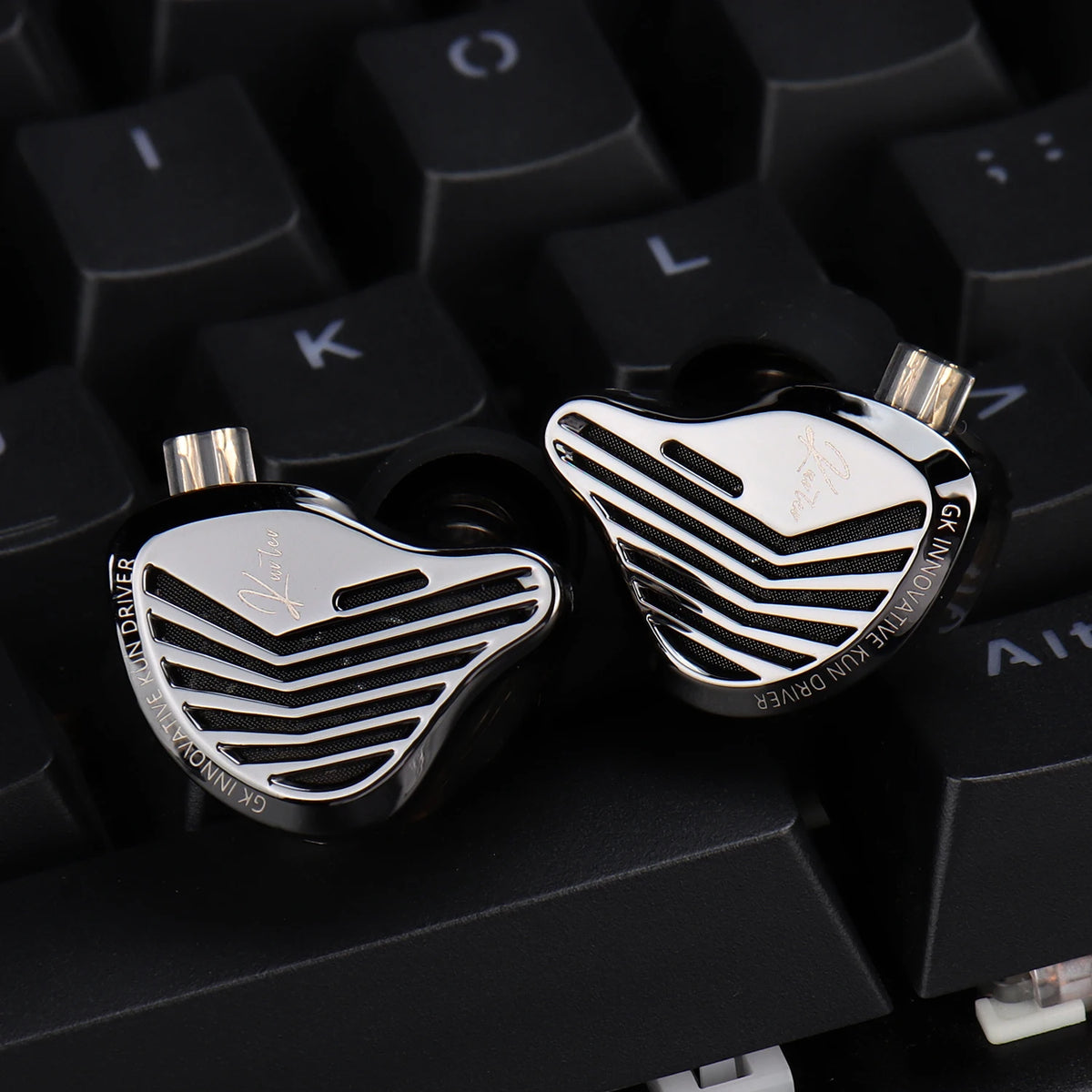 GK KUNTEN Dynamic Drive Headphones HIFI Heavy Bass Earbuds Sports Metal Headphones Detachable Headphones Gaming Headset Ear Buds