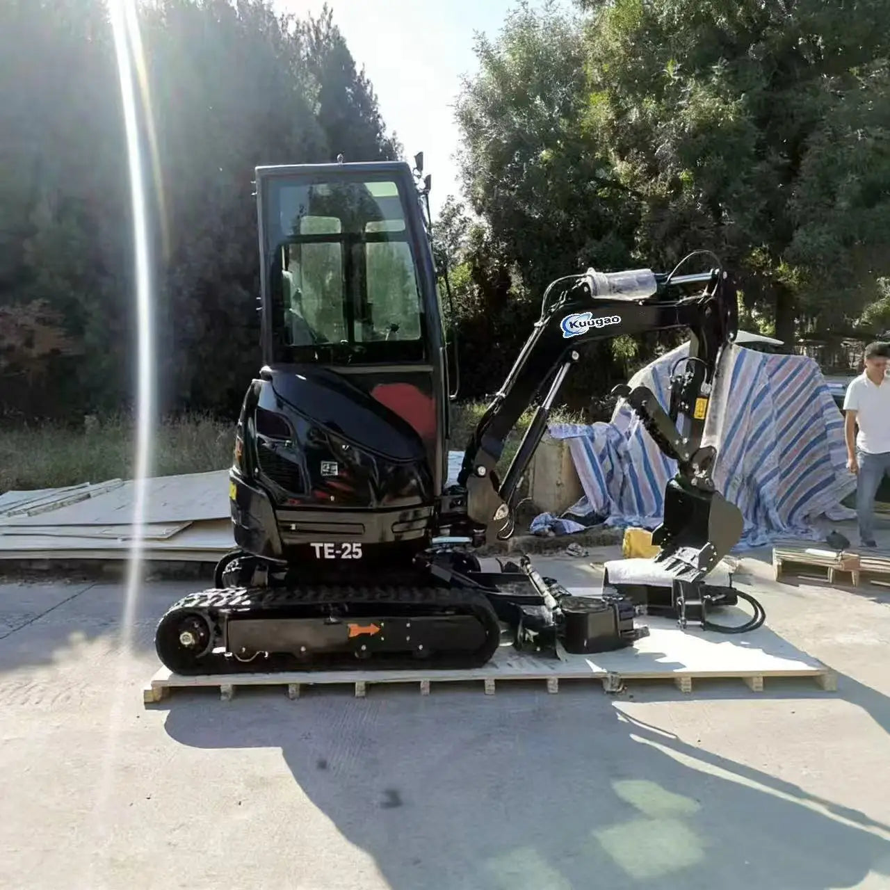 Mini Excavator 2 ton 2.5 ton Free Shipping CE Mini Bagger Mini Digger Kubota Engine Customized Crawler Farm Excavators Garden