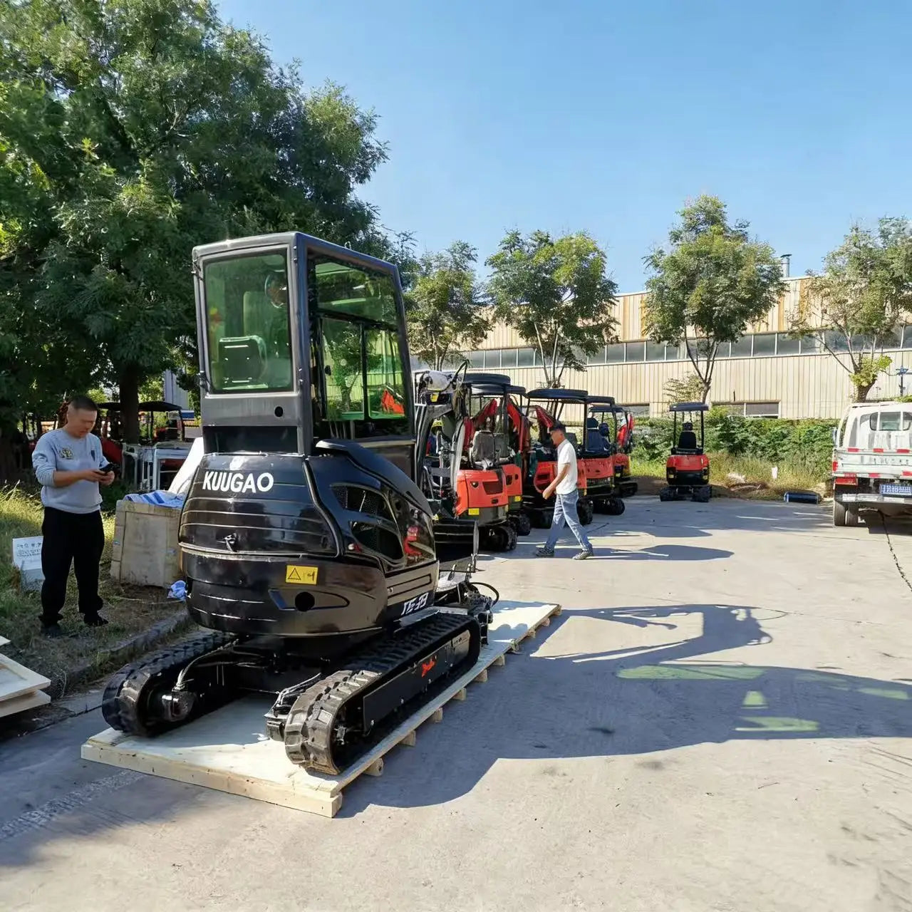 Mini Excavator 2 ton 2.5 ton Free Shipping CE Mini Bagger Mini Digger Kubota Engine Customized Crawler Farm Excavators Garden