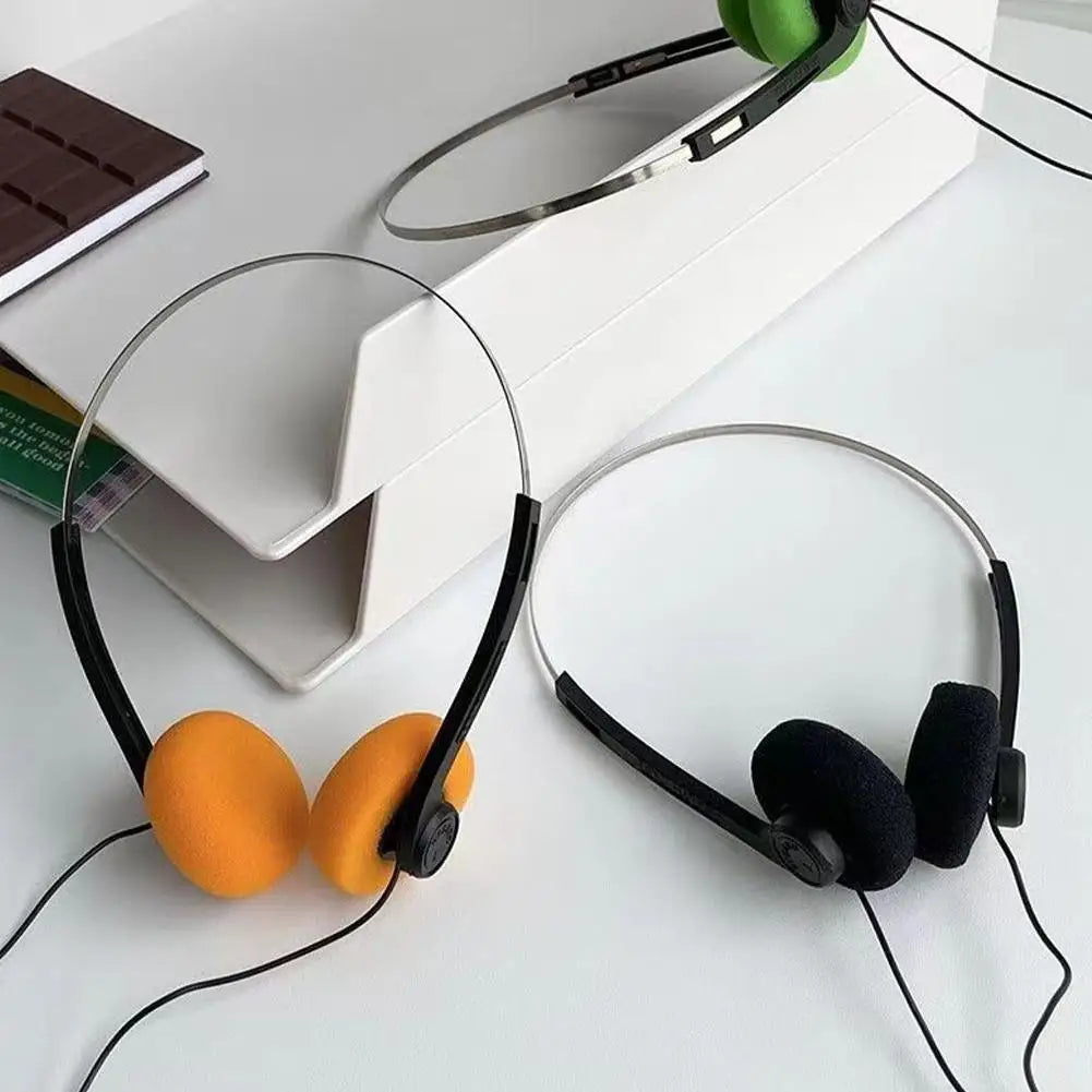 MP3 Earphones 3.5MM Retro Nostalgic Earphones, Personalized Walkman Classic Sports CD Photography Props Wired Headphones