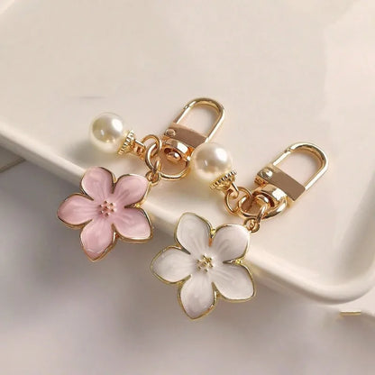Fashion Flower Pearl Pendant Backpack Pendant Simple Alloy Drip Oil Car Key Pendant Earphones Phone Hanging Gift