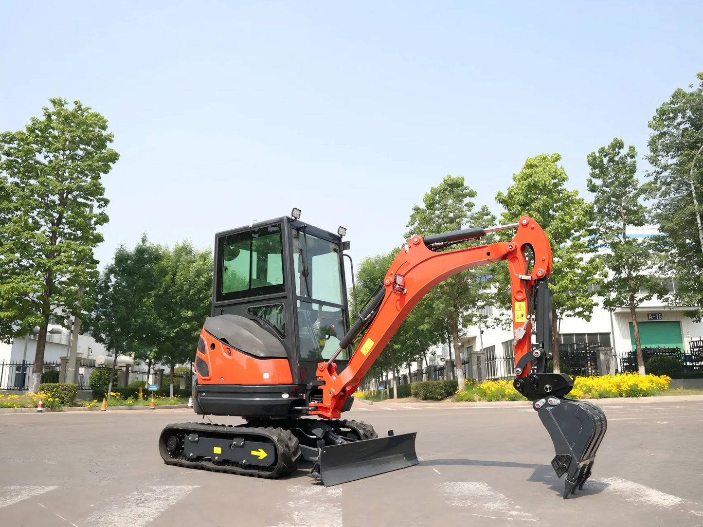 Mini Excavator 2 ton 2.5 ton Free Shipping CE Mini Bagger Mini Digger Kubota Engine Customized Crawler Farm Excavators Garden