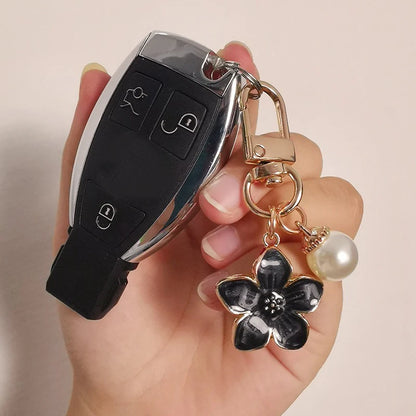 Fashion Flower Pearl Pendant Backpack Pendant Simple Alloy Drip Oil Car Key Pendant Earphones Phone Hanging Gift
